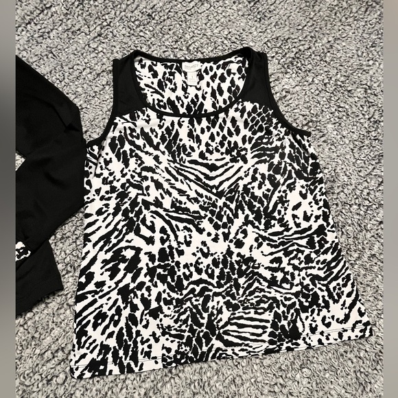 Zenergy by Chico's Black and White Top Set - Picture 2 of 12
